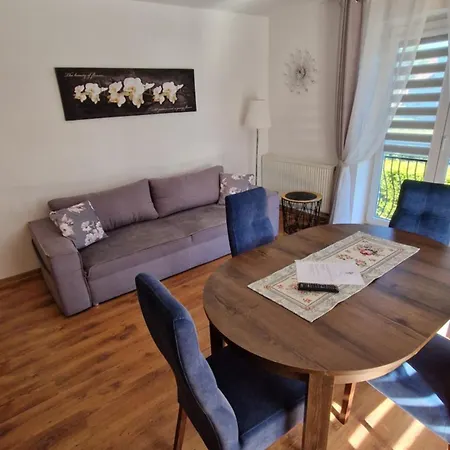 Konik Morski アパート オストロボ